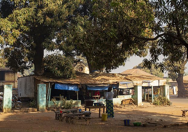 An eatery in the former posh neighbourhood of Kankan’s railway station (Kankan, Guinea 2012)